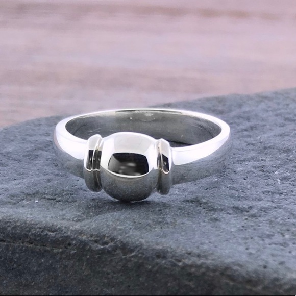 Cape Cod Ball Ring - Picture 1 of 1